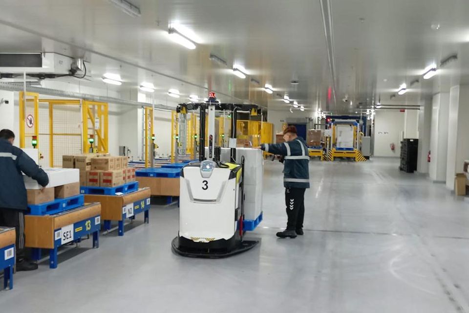 Pallets automatic transport